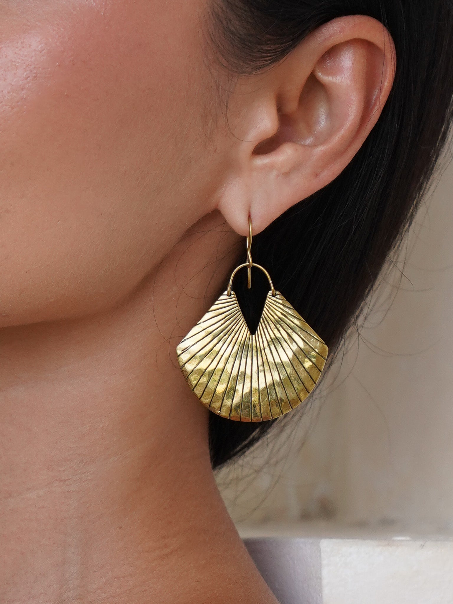 OCEAN SHELL EARRINGS