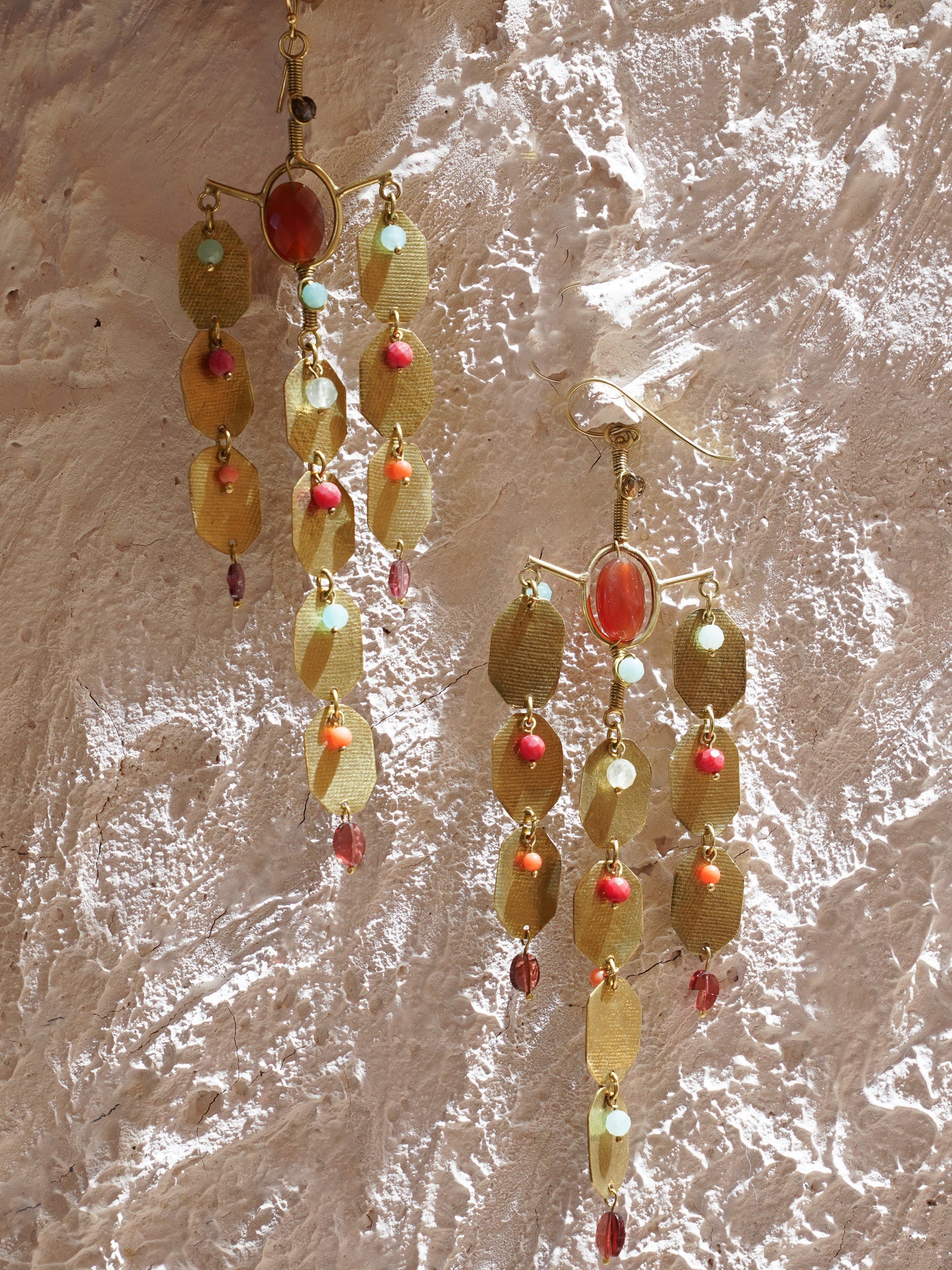 LUNA SHINE EARRINGS CORAL