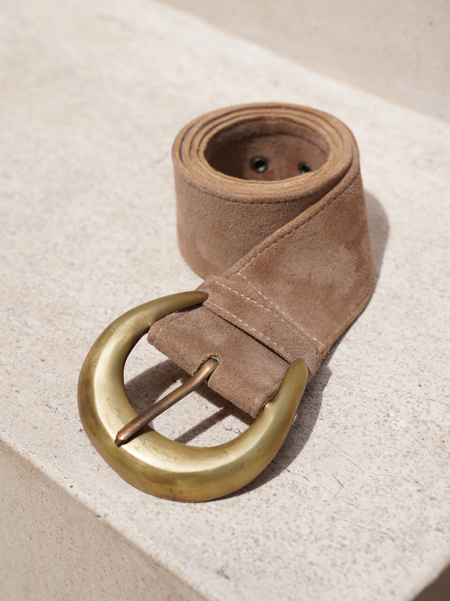 THE CLASSIC SUEDE BELT TAUPE