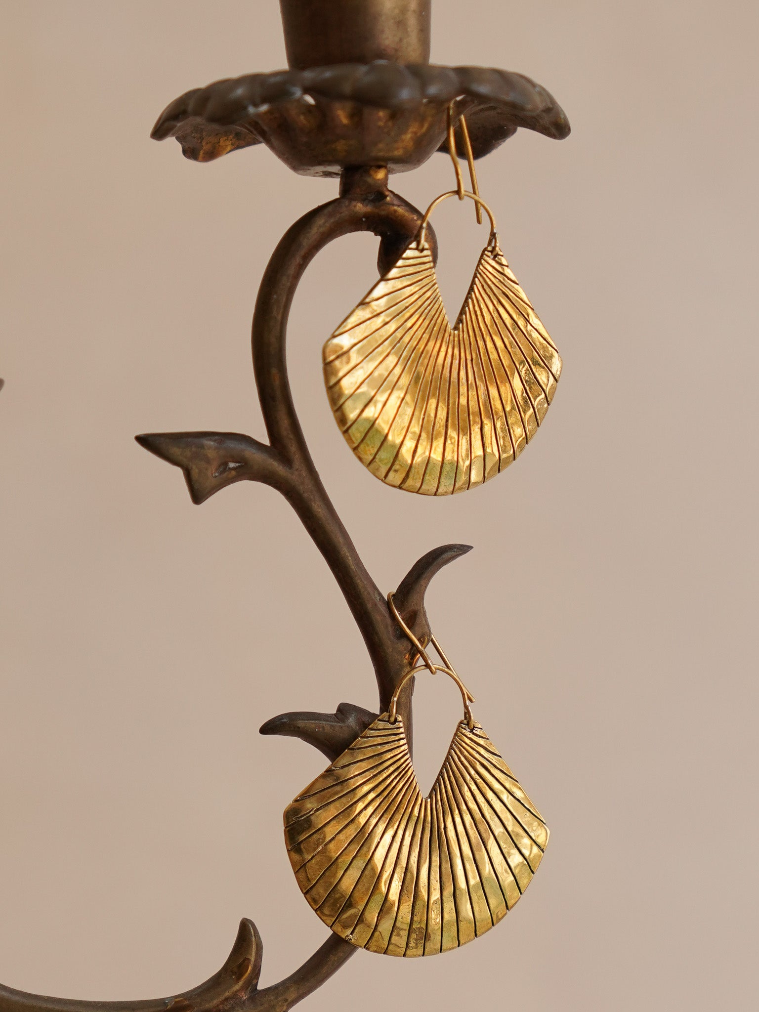 OCEAN SHELL EARRINGS